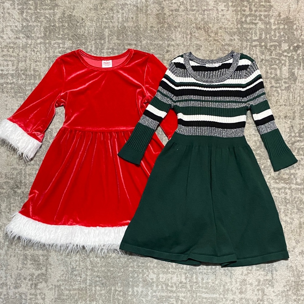 🔥4/20! Bundle of 2 girls Christmas dresses. Size XS 4/5, and 6.